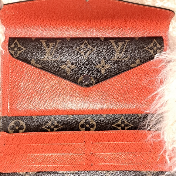 LV Marie Wallet - Picture 7 of 11